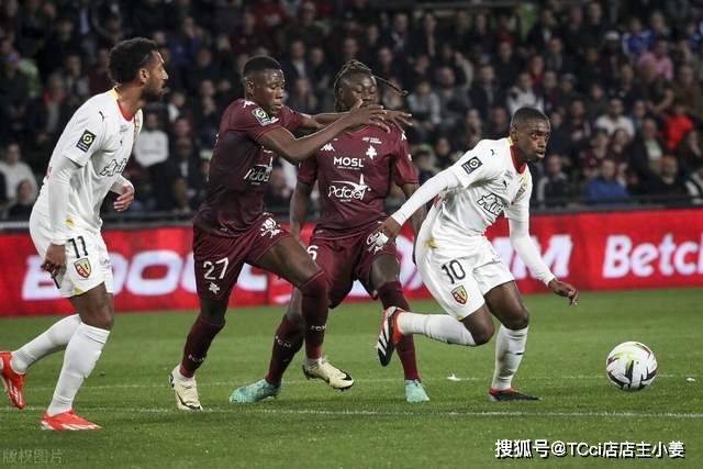 东契奇再三双独行侠胜活塞 KD45分太阳负绿军